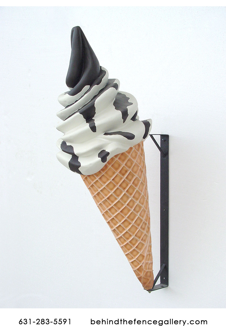 Vanilla Sundae on Cone Wall Display Vanilla Sundae on Cone Wall Display