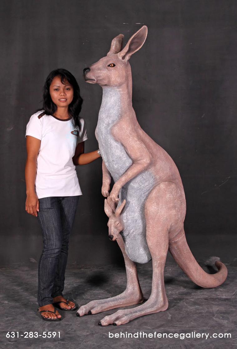 Kangaroo with Baby Joey Statue Kangaroo with Baby Joey Statue